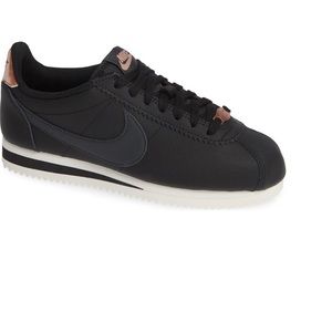 Nike Classic Cortez, Size 8.5 Black/metallic
